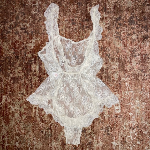 Vintage White Lace Teddy Bodysuit - Picture 3 of 6